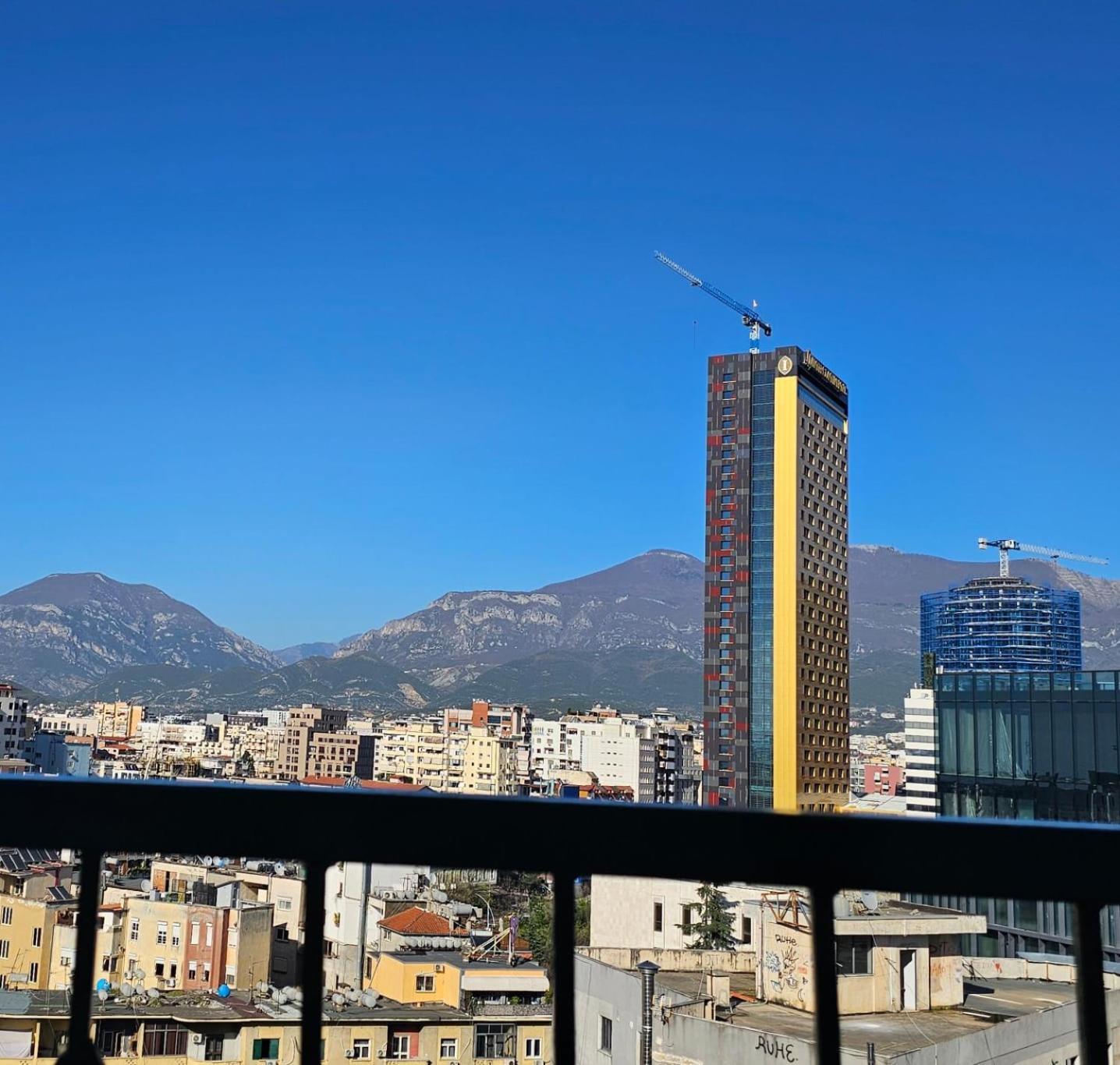 Sky Apartaments City Center Tirana Eksteriør billede