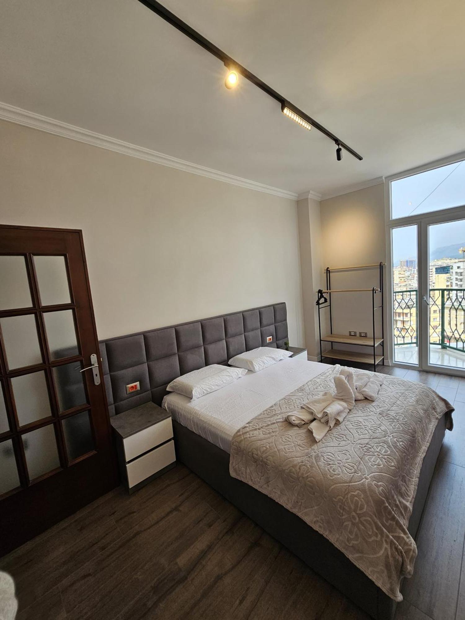 Sky Apartaments City Center Tirana Eksteriør billede