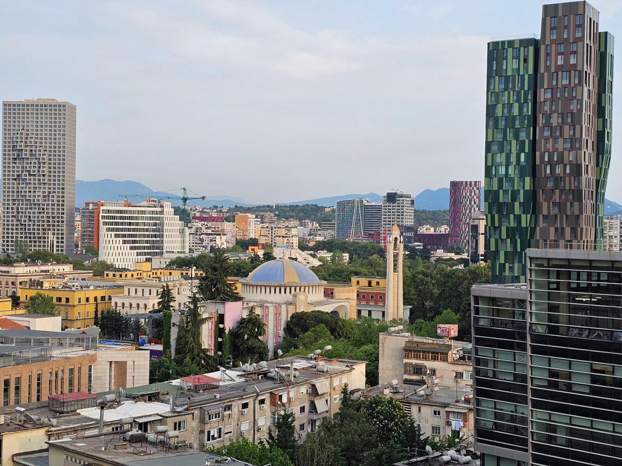 Sky Apartaments City Center Tirana Eksteriør billede